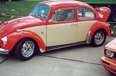 VW-Pfingsttreffen in Bautzen, Beige, Rot