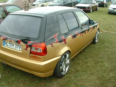 Schwarz, Gold