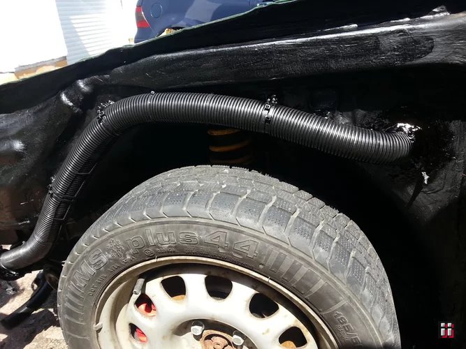  "Golf II VR6 Kabelbaum durch das Radhaus geführt und umwickelt" in der Kategorie "Golf II VR6". 