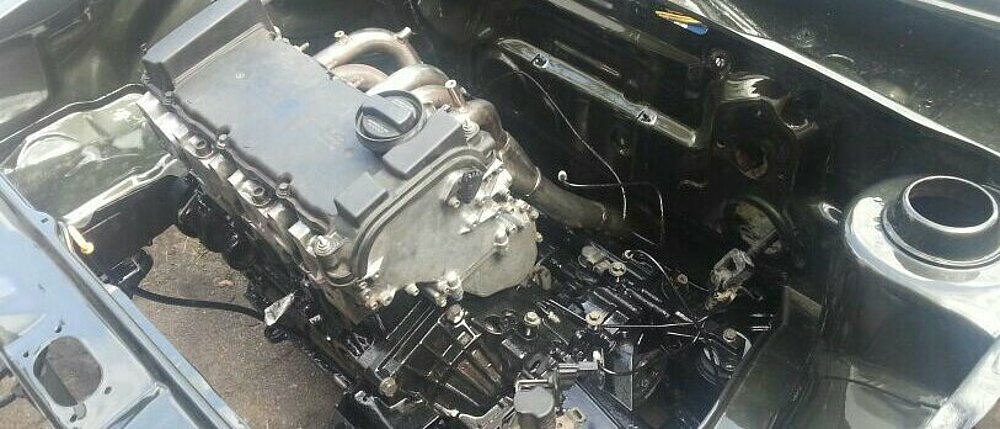 Golf II VR6 Motorraum mit Motor Golf II VR6 Motorraum mit Motor