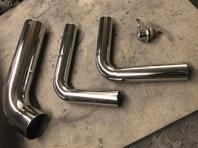 Polieren der Jetta II 16V Turbo Ansaug- und Wasserrohre Polieren der Jetta II 16V Turbo Ansaug- und Wasserrohre