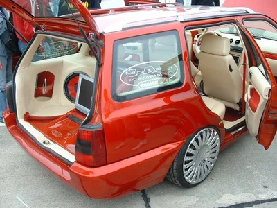 VW-Pfingsttreffen in Bautzen, Innenraum, Rot, Weiß, Leder