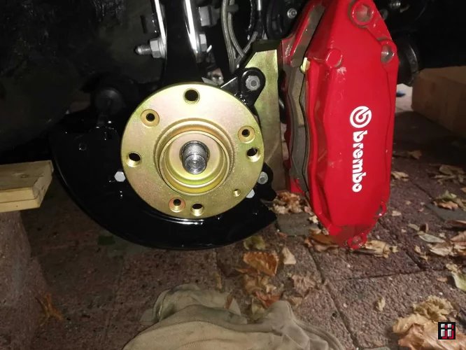  "Golf II 16V Turbo Radlagergehäuse mit Bremssattel" mit dem Tag "Bremsen". 