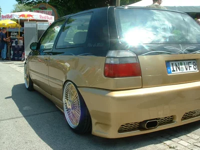 Schwarz, Gold
