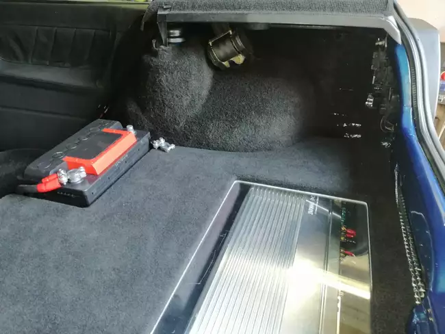 Golf II 16V Turbo Batterie im Kofferraum Golf II 16V Turbo Batterie im Kofferraum