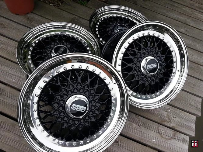  "Jetta II 16V Turbo mit 16 Zoll BBS RS, Edelstahl Außenbetten und schwarzem Stern" mit dem Tag "BBS RS". 
