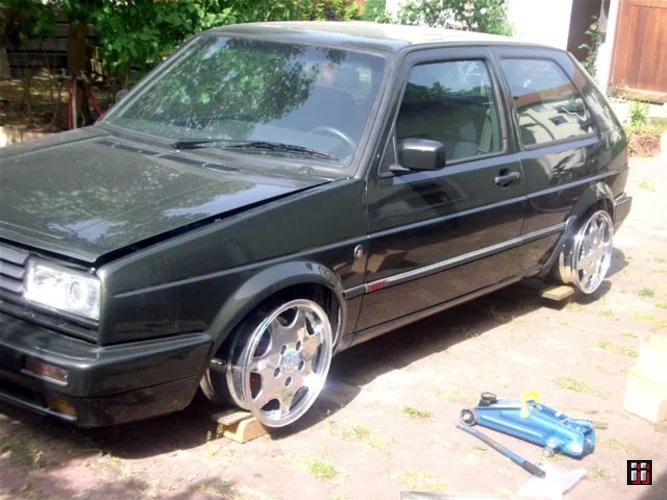  "Golf II VR6 mit Porsche Gullideckel in 8x16" mit dem Tag "16 Zoll". 
